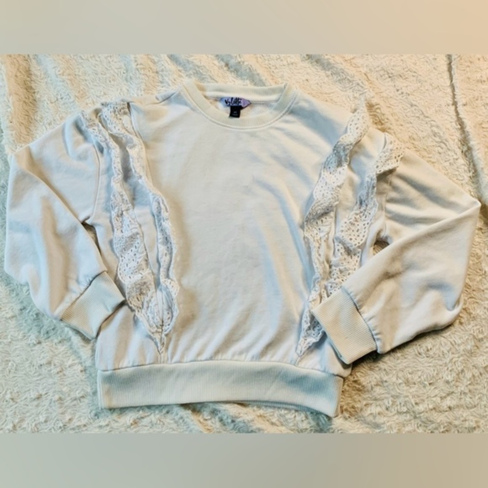 Vylette White Crew Neck /Ruffles (Medium)